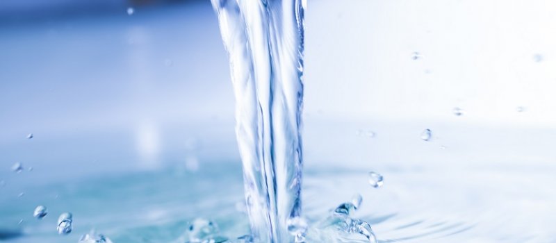 Czym są dystrybutory filtrujące wodę P.O.U.?