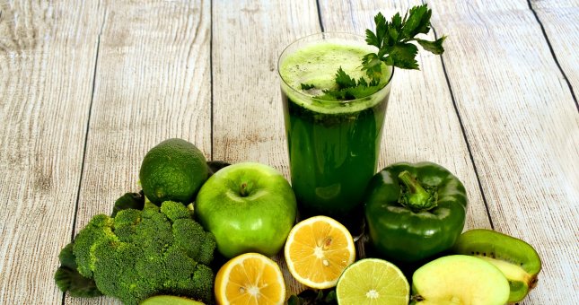 Dlaczego warto pić zielone koktajle?