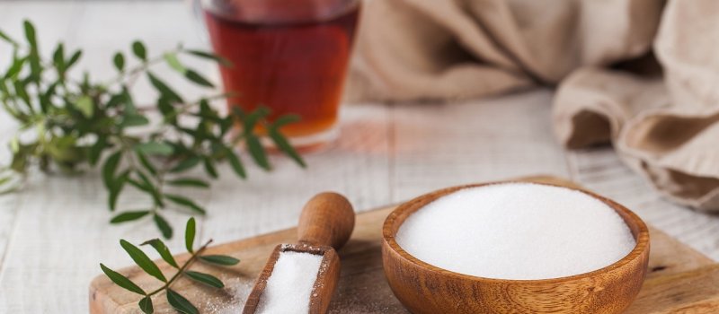 Erytrytol, czyli erytrol – poznaj właściwości i zastosowanie tego zamiennika cukru