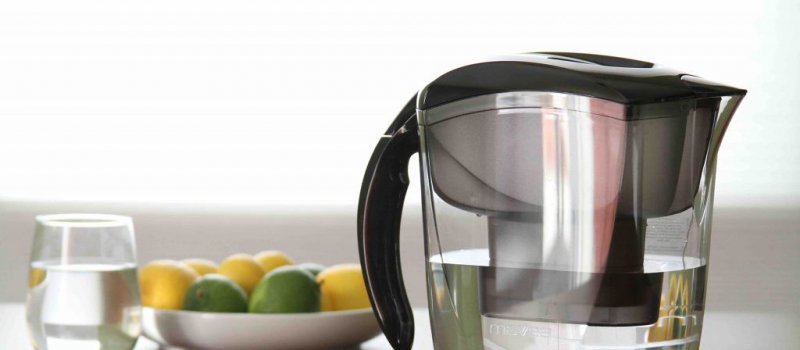 Jak wybrać dzbanek filtrujący wodę?