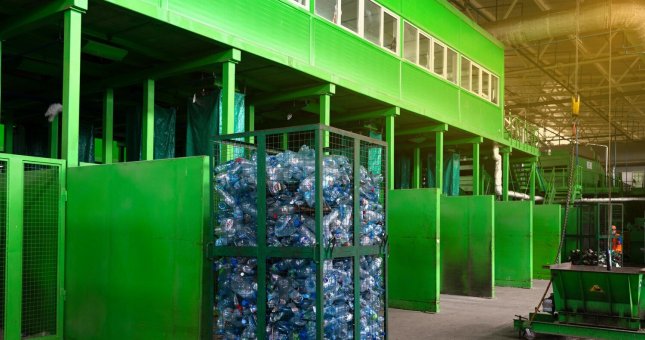 Jakich maszyn używa się do recyklingu PET?