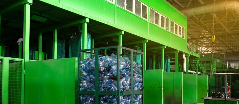 Jakich maszyn używa się do recyklingu PET?