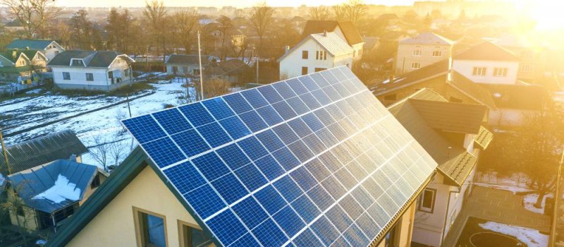 Kolektory słoneczne czy panele fotowoltaiczne? Co wybrać?